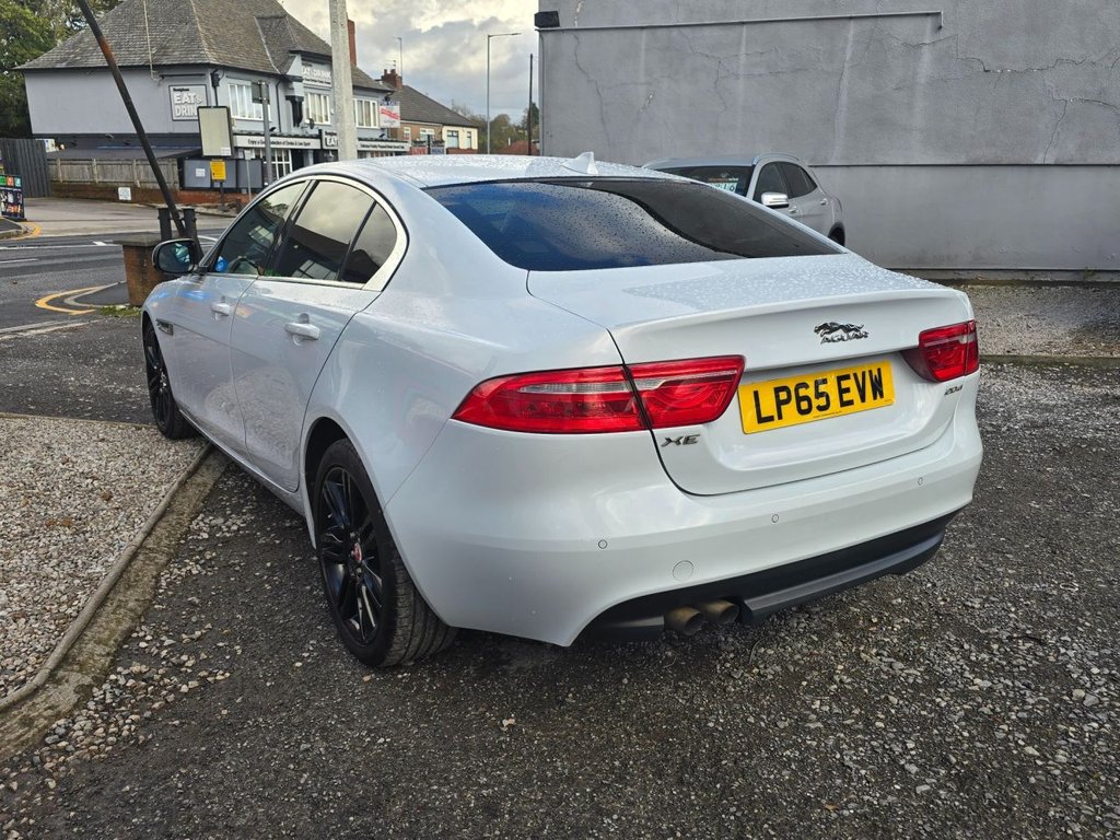 Used Jaguar XE 2016 for sale - 76356801: Photo 4