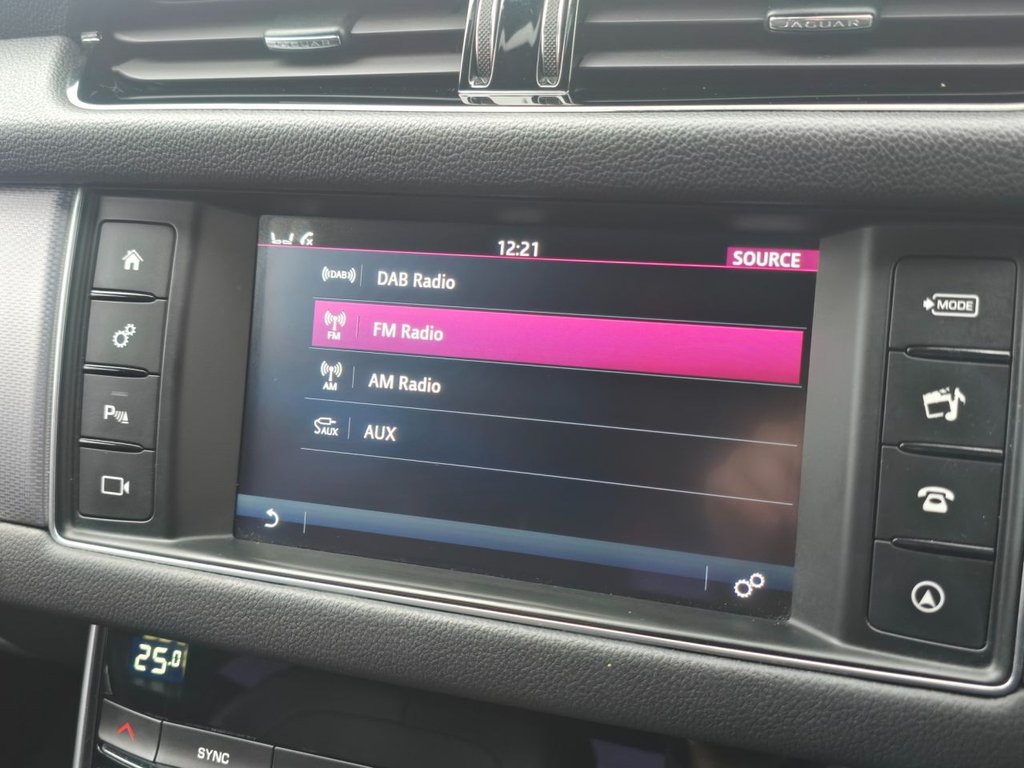 Used Jaguar XF 2017 for sale - 77341381: Photo 18