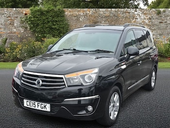 Used Ssangyong Turismo 2015 for sale - 77582926: Photo