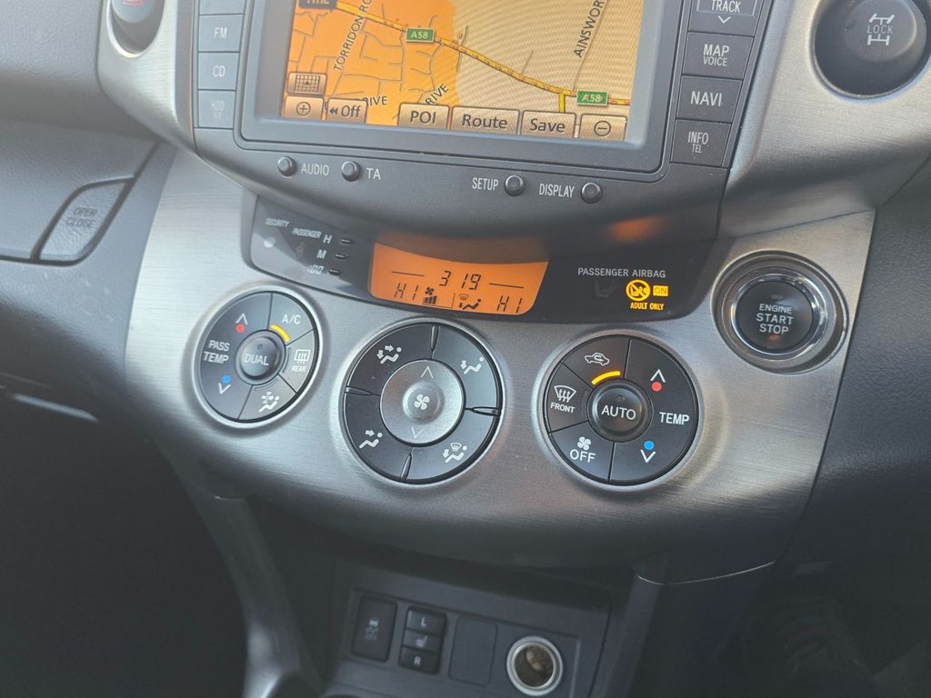 Used Toyota RAV4 2010 for sale - 76570561: Photo 18