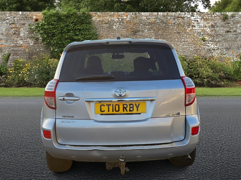 Used Toyota RAV4 2010 for sale - 76570561: Photo 5