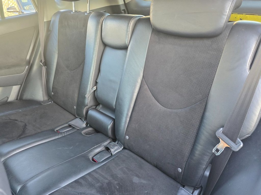 Used Toyota RAV4 2010 for sale - 76570561: Photo 8