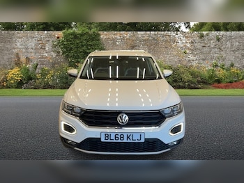 Used Volkswagen T-Roc 2018 for sale - 79346078: Photo