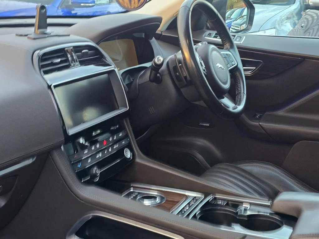 Used Jaguar F-Pace 2016 for sale - 76725066: Photo 10