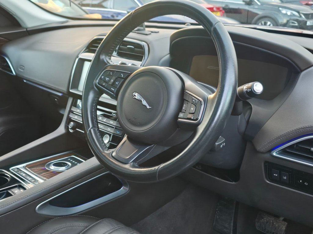 Used Jaguar F-Pace 2016 for sale - 76725066: Photo 13