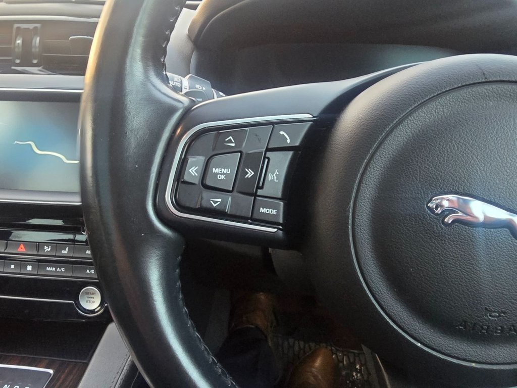 Used Jaguar F-Pace 2016 for sale - 76725066: Photo 25