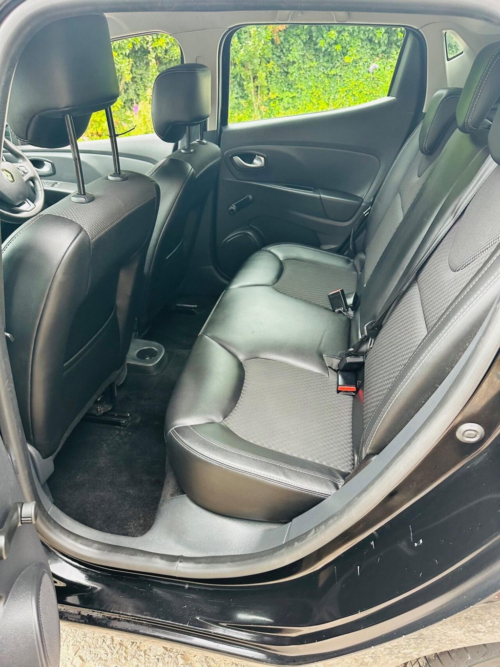 Used Renault Clio 2017 for sale - 76406235: Photo 11