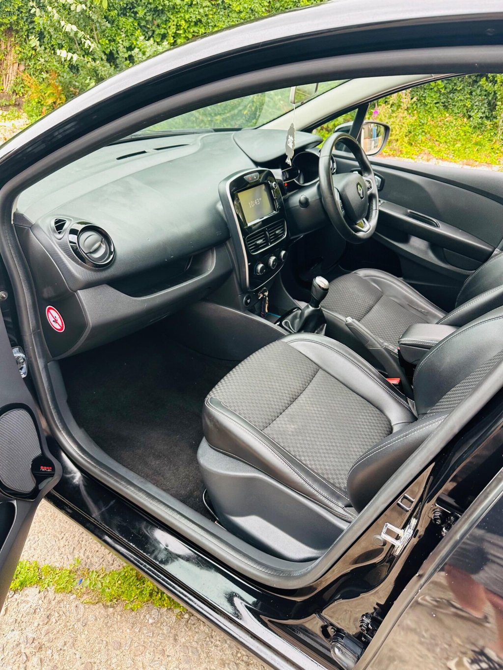 Used Renault Clio 2017 for sale - 76406235: Photo 8