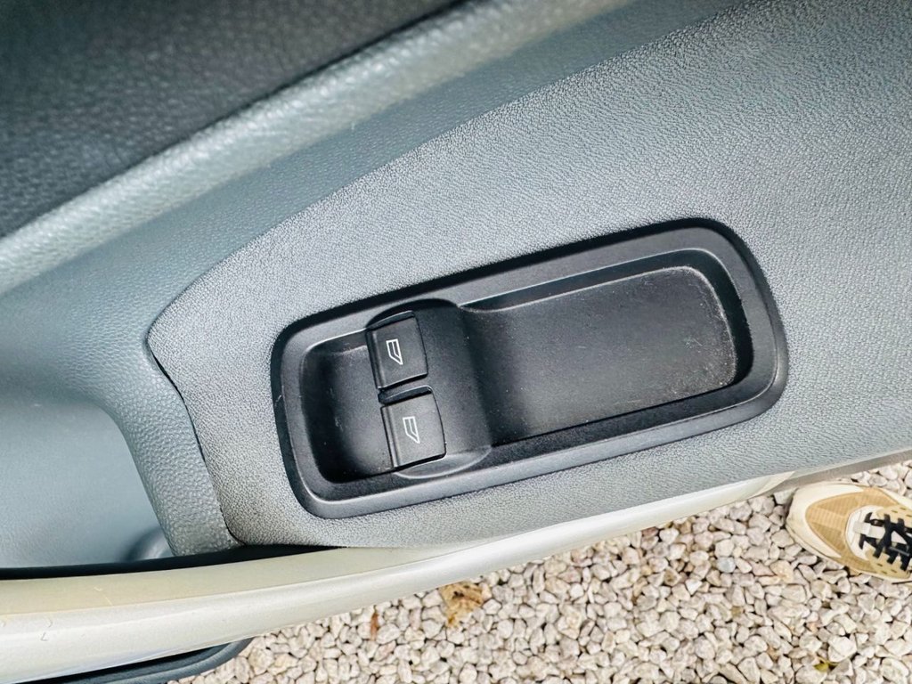 Used Ford Fiesta 2009 for sale - 76841234: Photo 18