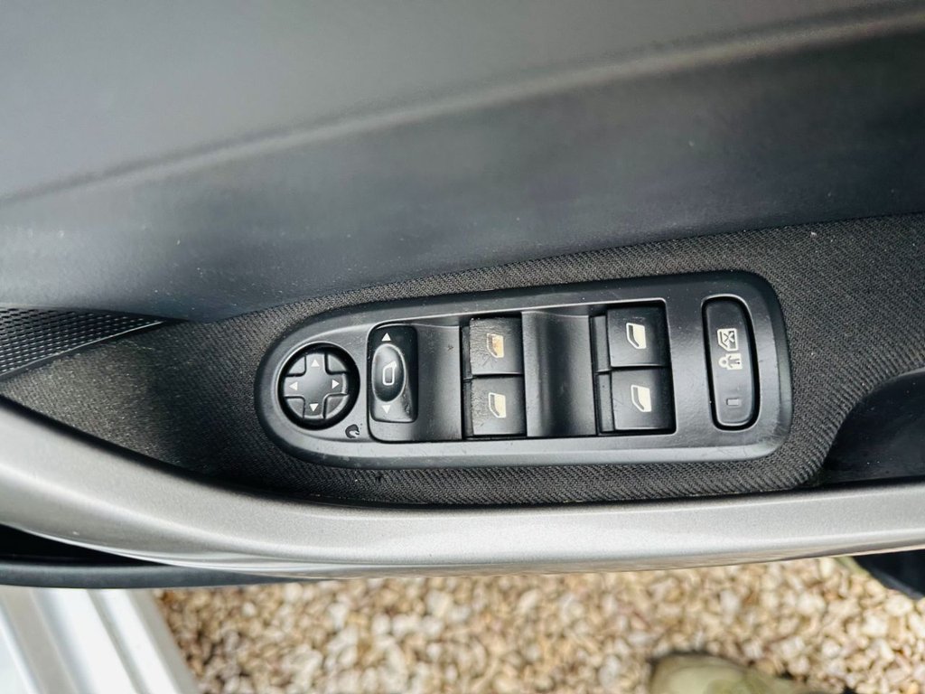 Used Peugeot 308 2011 for sale - 77346763: Photo 13