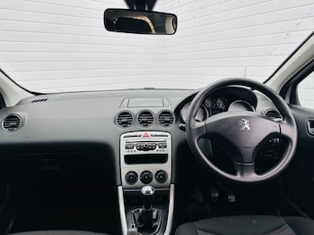 Used Peugeot 308 2011 for sale - 77346763: Photo