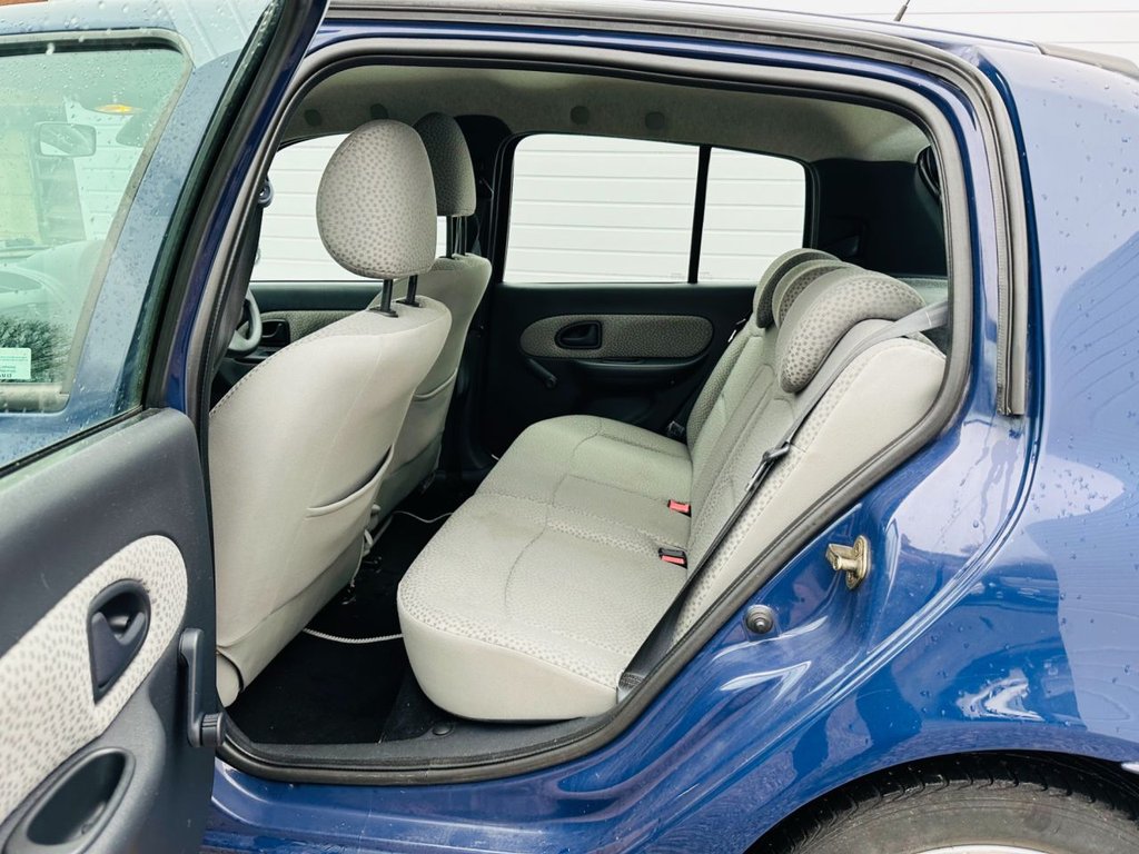 Used Renault Clio 2005 for sale - 76731190: Photo 11