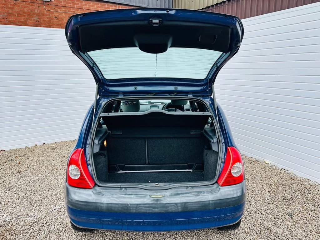 Used Renault Clio 2005 for sale - 76731190: Photo 12