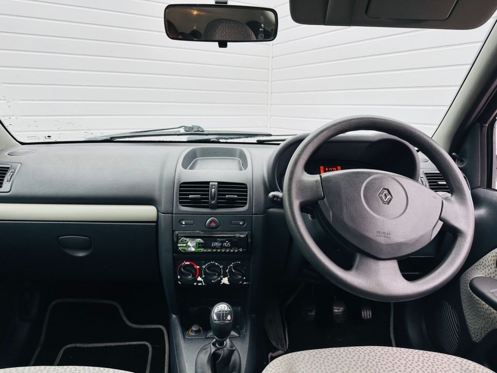 Used Renault Clio 2005 for sale - 76731190: Photo 5