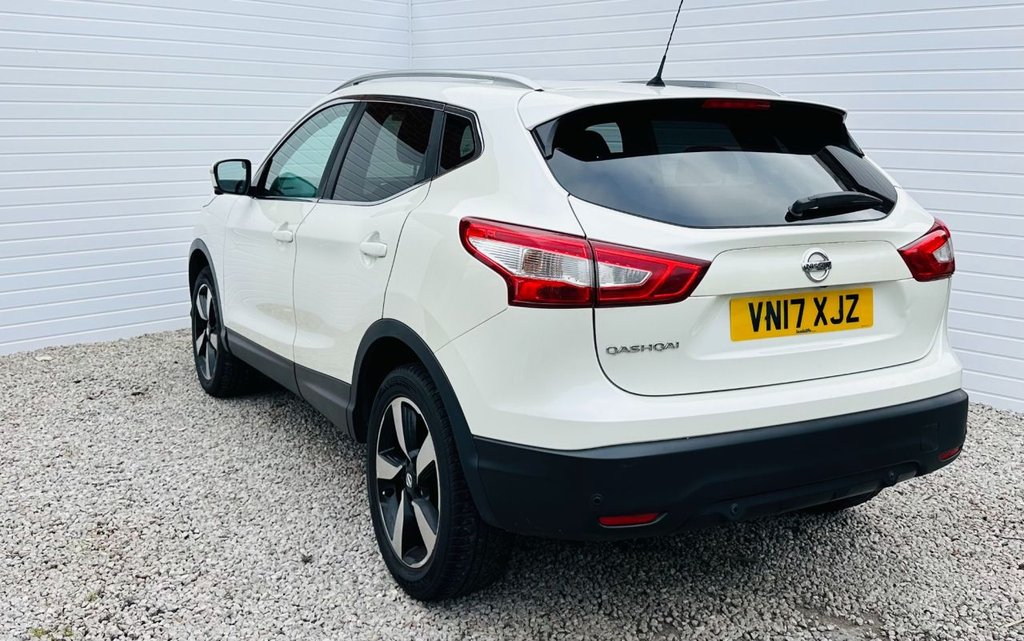Used Nissan Qashqai 2017 for sale - 76406396: Photo 2