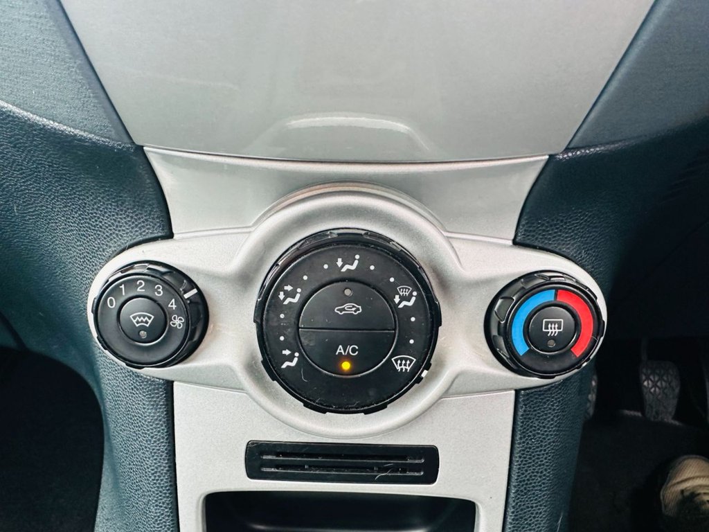 Used Ford Fiesta 2010 for sale - 77442303: Photo 15