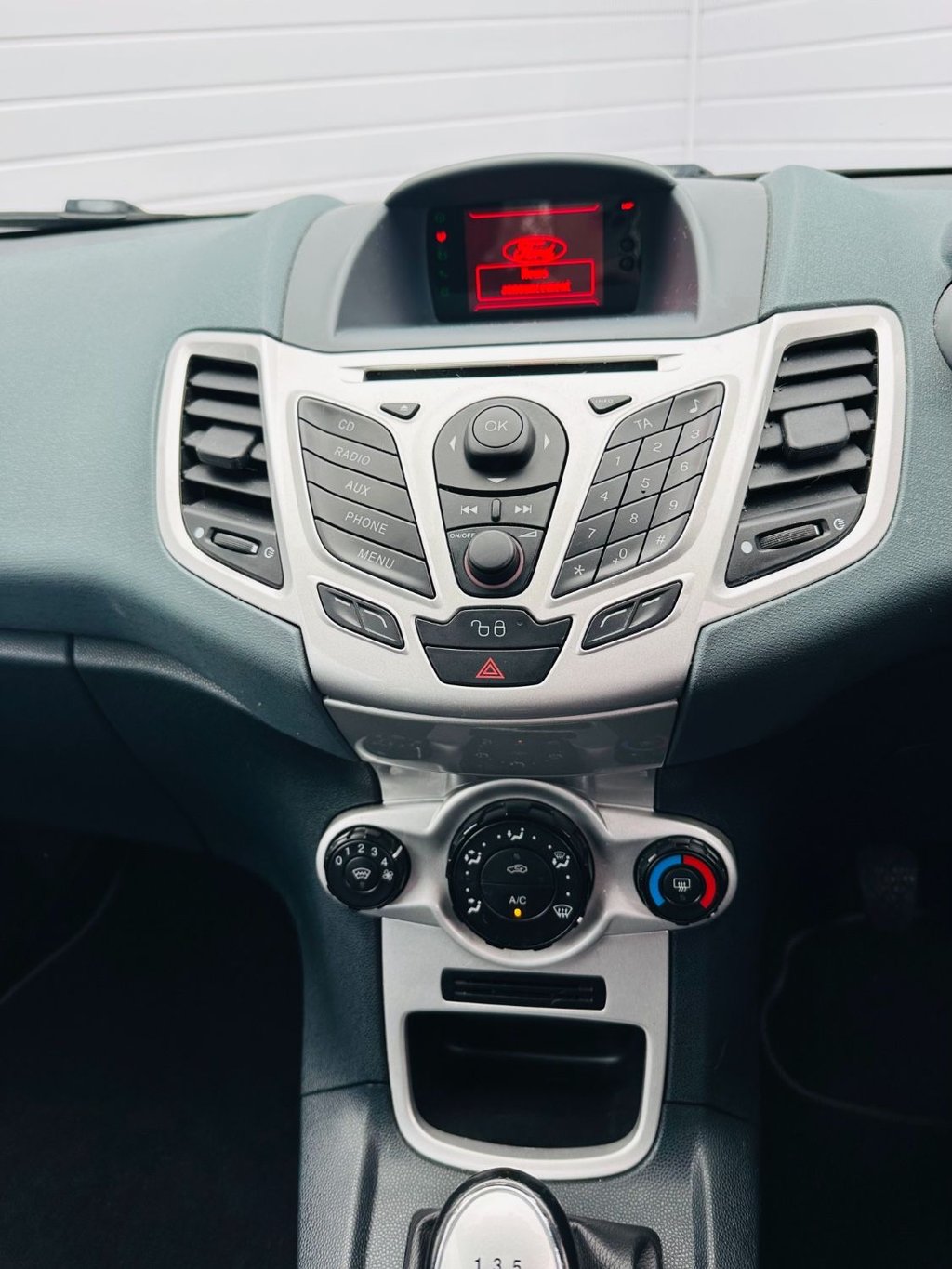 Used Ford Fiesta 2010 for sale - 77442303: Photo 16