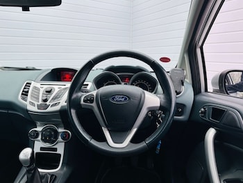 Used Ford Fiesta 2010 for sale - 77442303: Photo