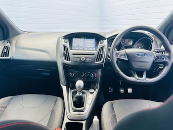 Used Ford Focus 2017 for sale - 78851012: Photo