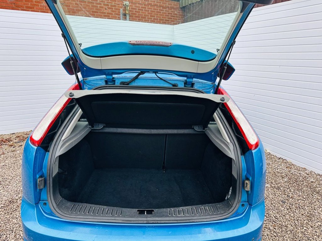 Used Ford Focus 2010 for sale - 76559313: Photo 10