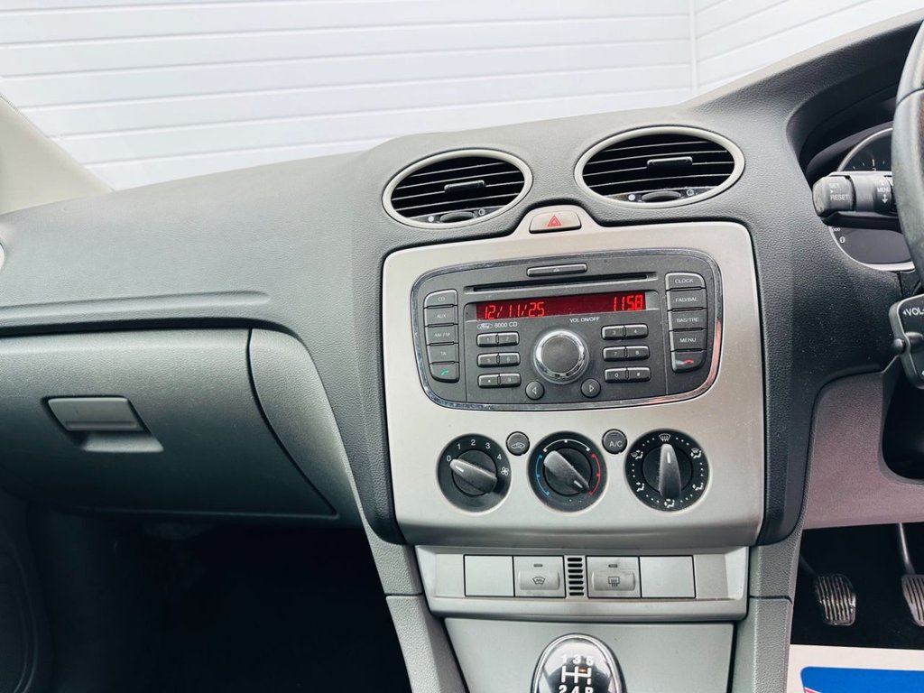 Used Ford Focus 2010 for sale - 76559313: Photo 13