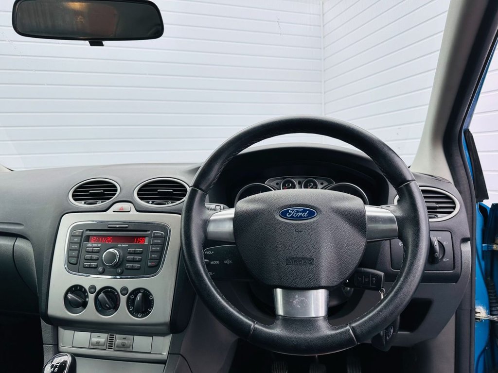 Used Ford Focus 2010 for sale - 76559313: Photo 14