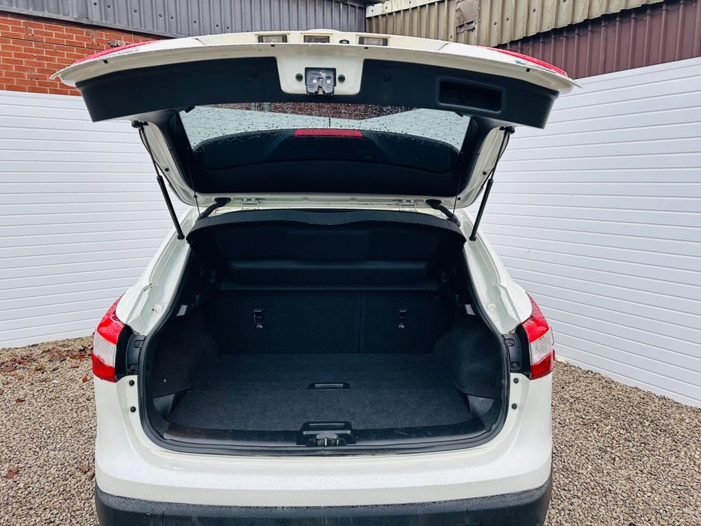 Used Nissan Qashqai 2014 for sale - 76552063: Photo 12