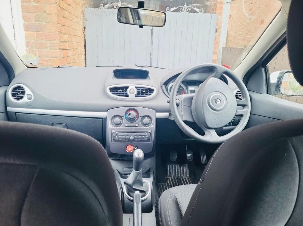 Used Renault Clio 2012 for sale - 76406236: Photo 5