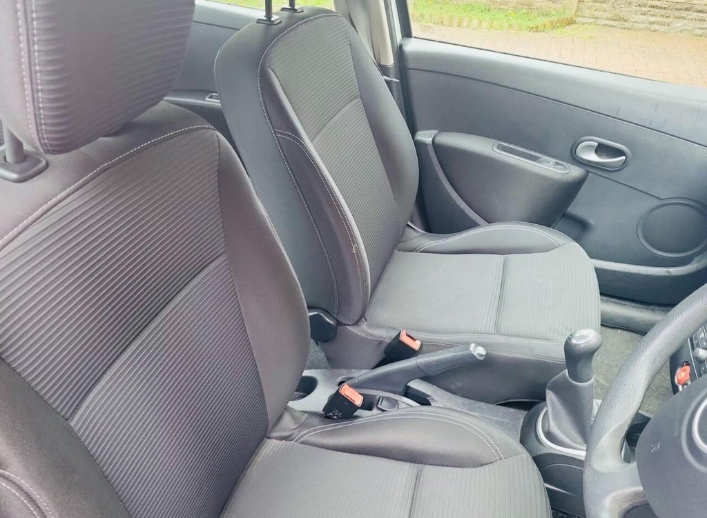 Used Renault Clio 2012 for sale - 76406236: Photo 7