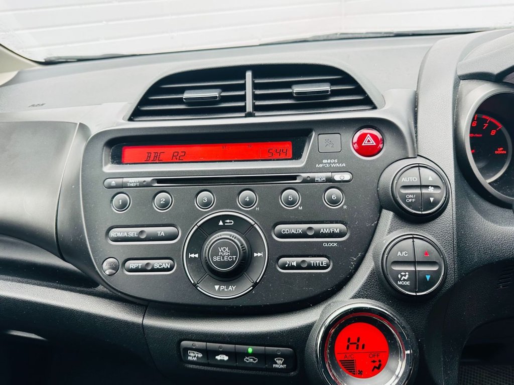 Used Honda Jazz 2012 for sale - 77464306: Photo 9