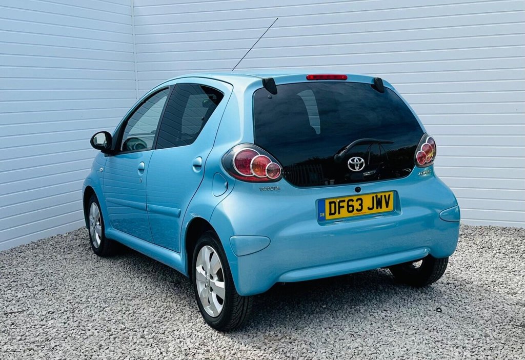 Used Toyota AYGO 2013 for sale - 76406237: Photo 2