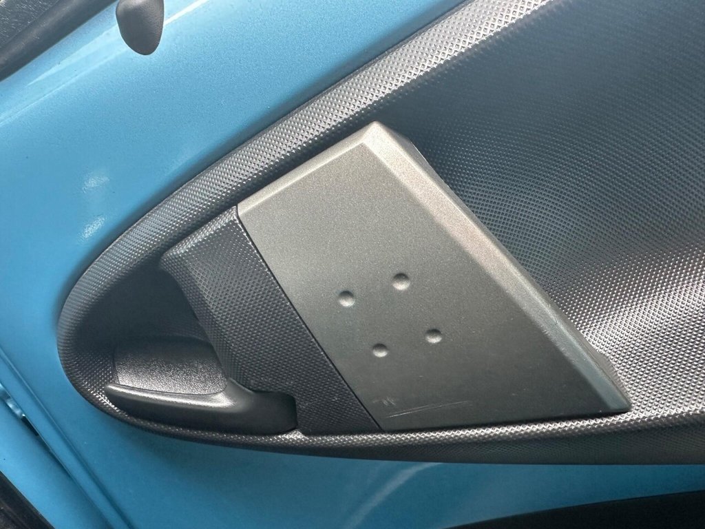 Used Toyota AYGO 2013 for sale - 76406237: Photo 21