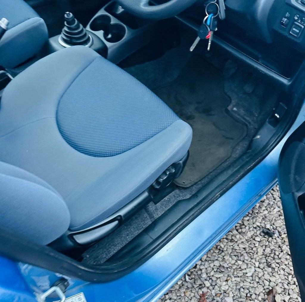 Used Honda Jazz 2003 for sale - 76406860: Photo 10