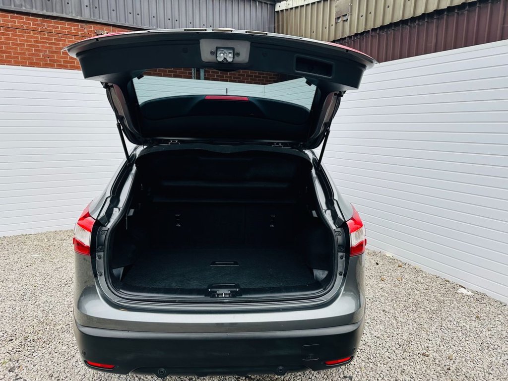 Used Nissan Qashqai 2014 for sale - 76470497: Photo 15