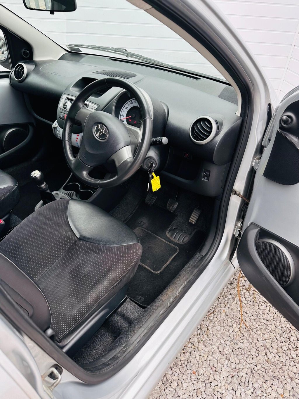 Used Toyota AYGO 2012 for sale - 76406225: Photo 11