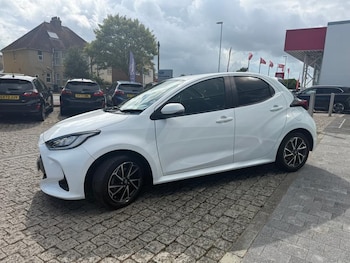 Used Toyota Yaris 2023 for sale - 79479732: Photo