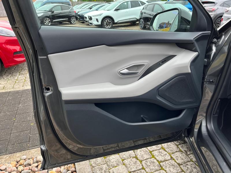 Used Ford Explorer 2024 for sale - 76477827: Photo 12