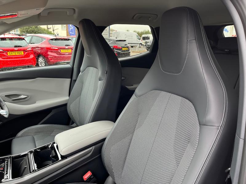 Used Ford Explorer 2024 for sale - 76477827: Photo 15