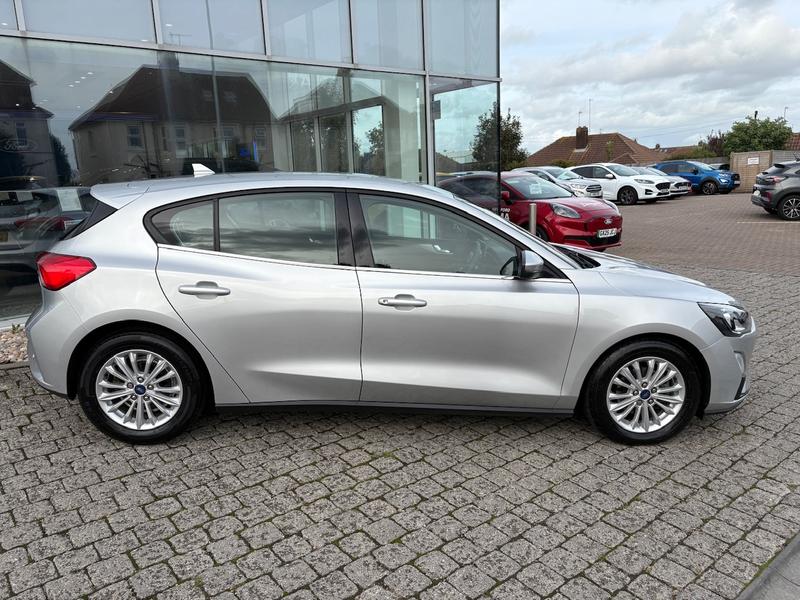 Used Ford Focus 2021 for sale - 76631271: Photo 2