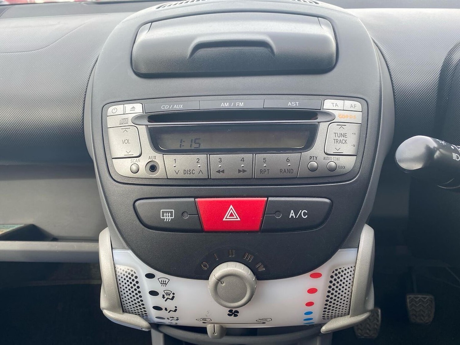 Used Toyota AYGO 2011 for sale - 78193189: Photo 13