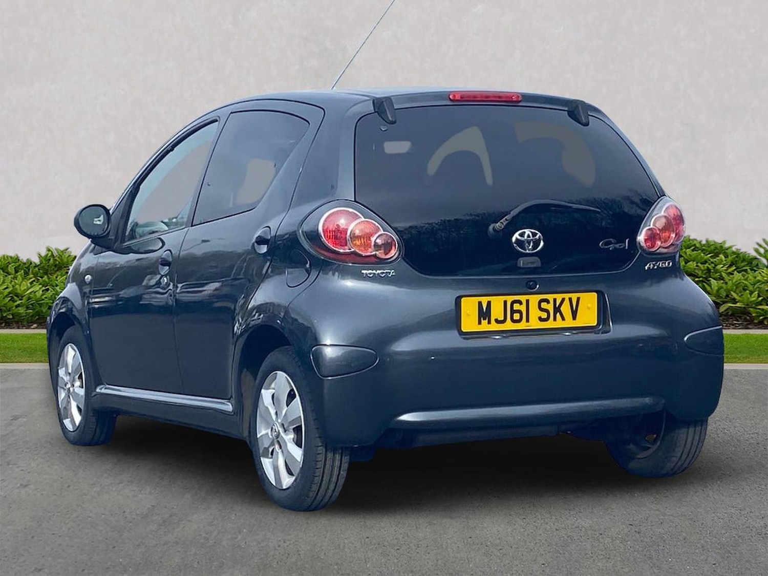 Used Toyota AYGO 2011 for sale - 78193189: Photo 2