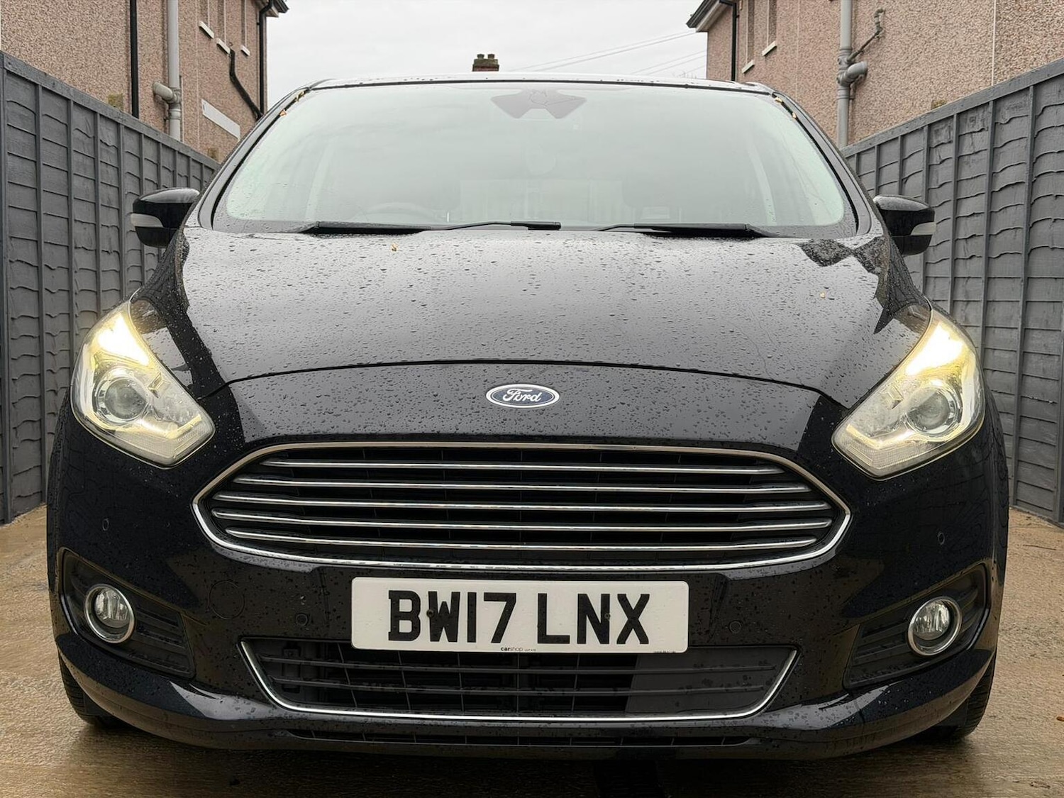 Used Ford S-Max 2017 for sale - 76536866: Photo 2