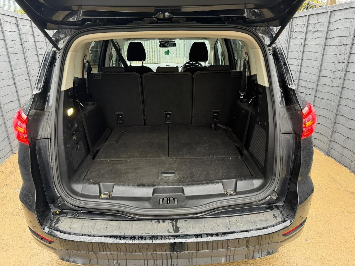 Used Ford S-Max 2017 for sale - 76536866: Photo 9