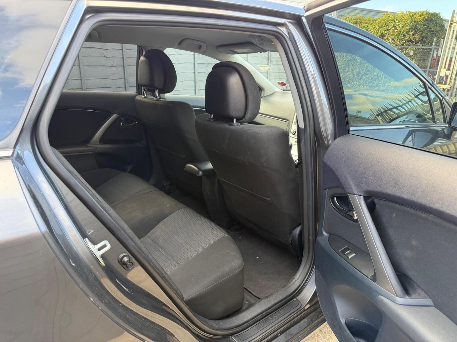 Used Toyota Avensis 2012 for sale - 76769764: Photo 19