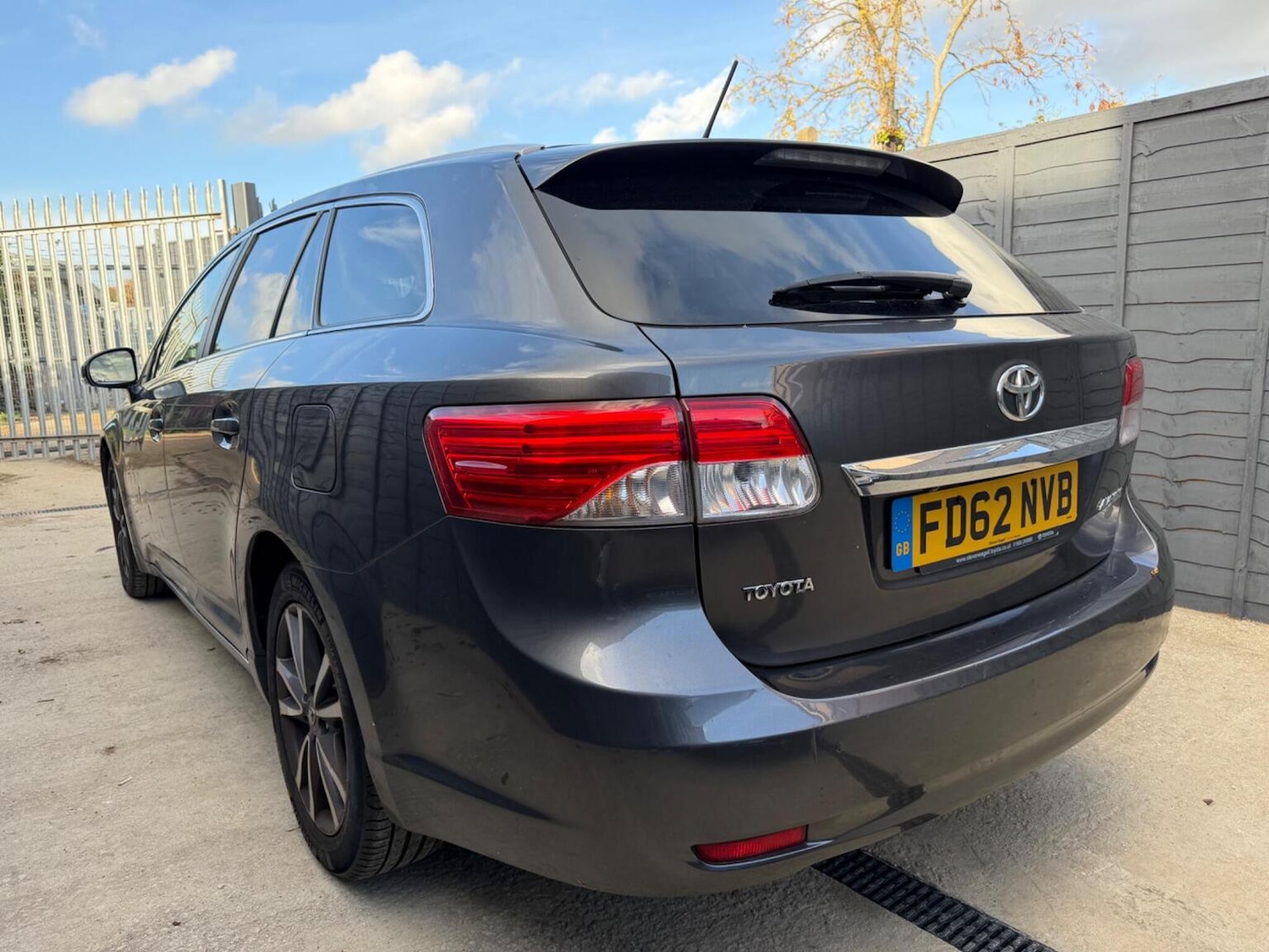 Used Toyota Avensis 2012 for sale - 76769764: Photo 7