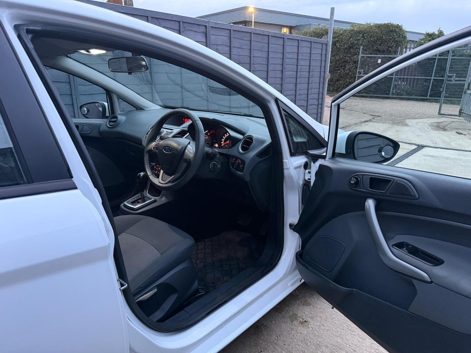 Used Ford Fiesta 2010 for sale - 76482983: Photo 13