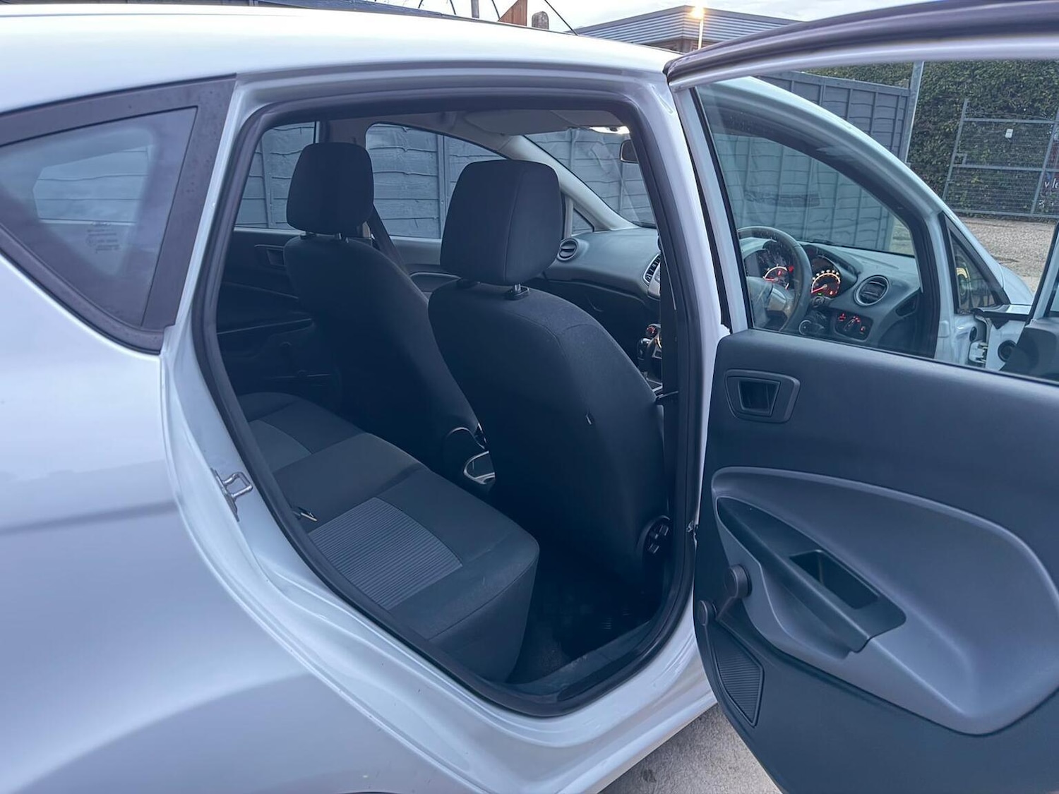 Used Ford Fiesta 2010 for sale - 76482983: Photo 14