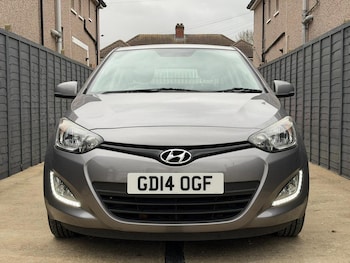 Used Hyundai i20 2014 for sale - 76536735: Photo