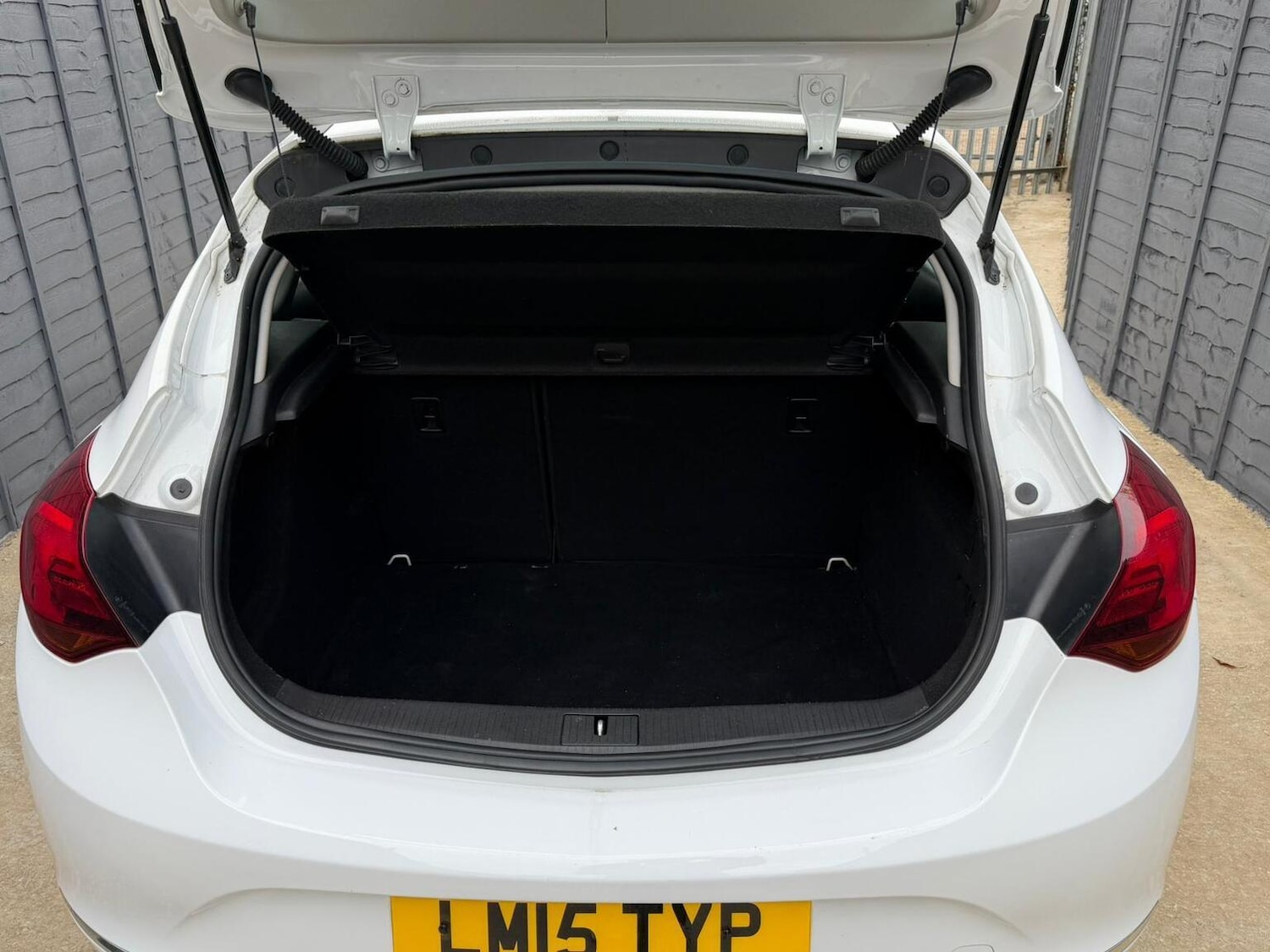 Used Vauxhall Astra 2015 for sale - 76536809: Photo 14