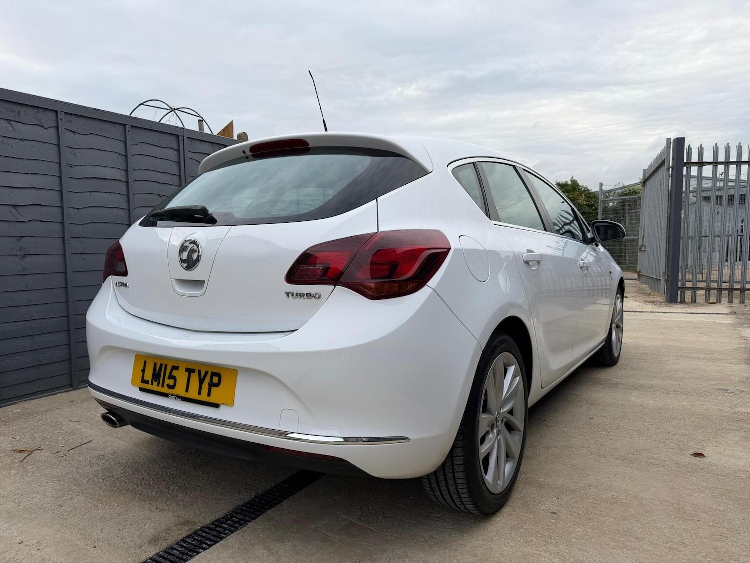 Used Vauxhall Astra 2015 for sale - 76536809: Photo 8